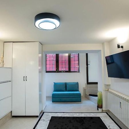 Studio With Courtyard Just Steps Away Vitosha Str Szófia Kültér fotó