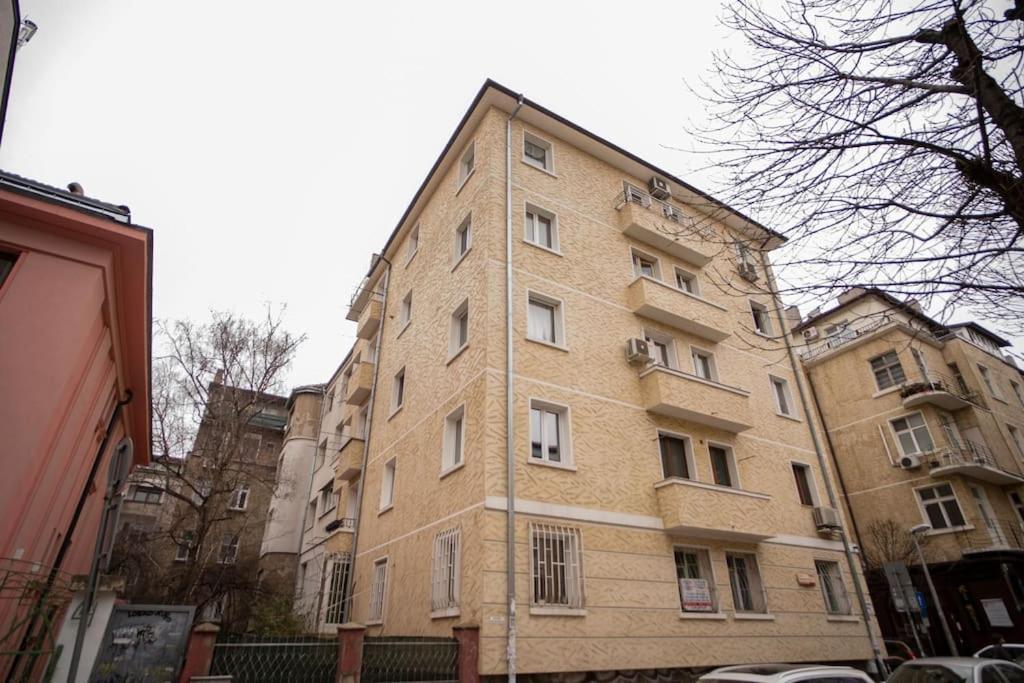 Studio With Courtyard Just Steps Away Vitosha Str Szófia Kültér fotó